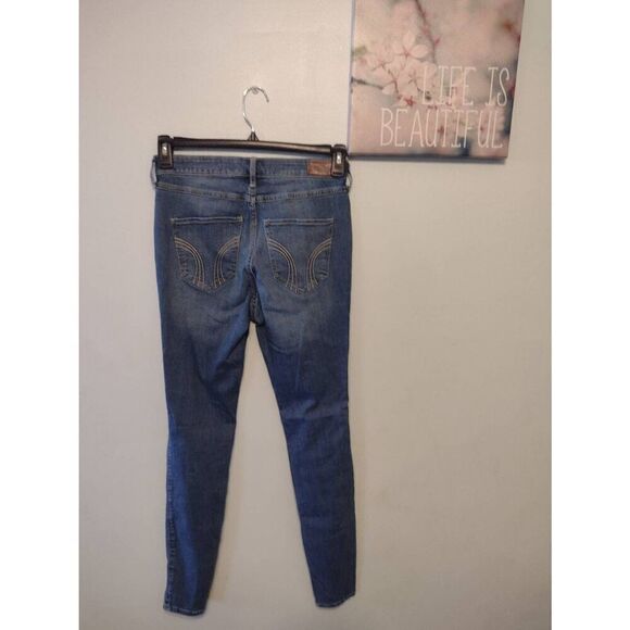 Hollister size 7 7R Curvy High Rise Super Skinny Jeans Destroyed - Picture 4 of 6